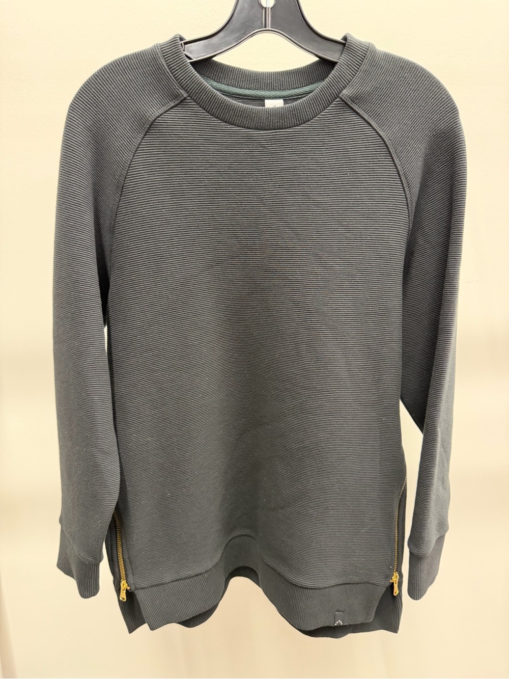 Varley Charcoal Crewneck ribbed Sweatshirt with Gold Side Zips sz S